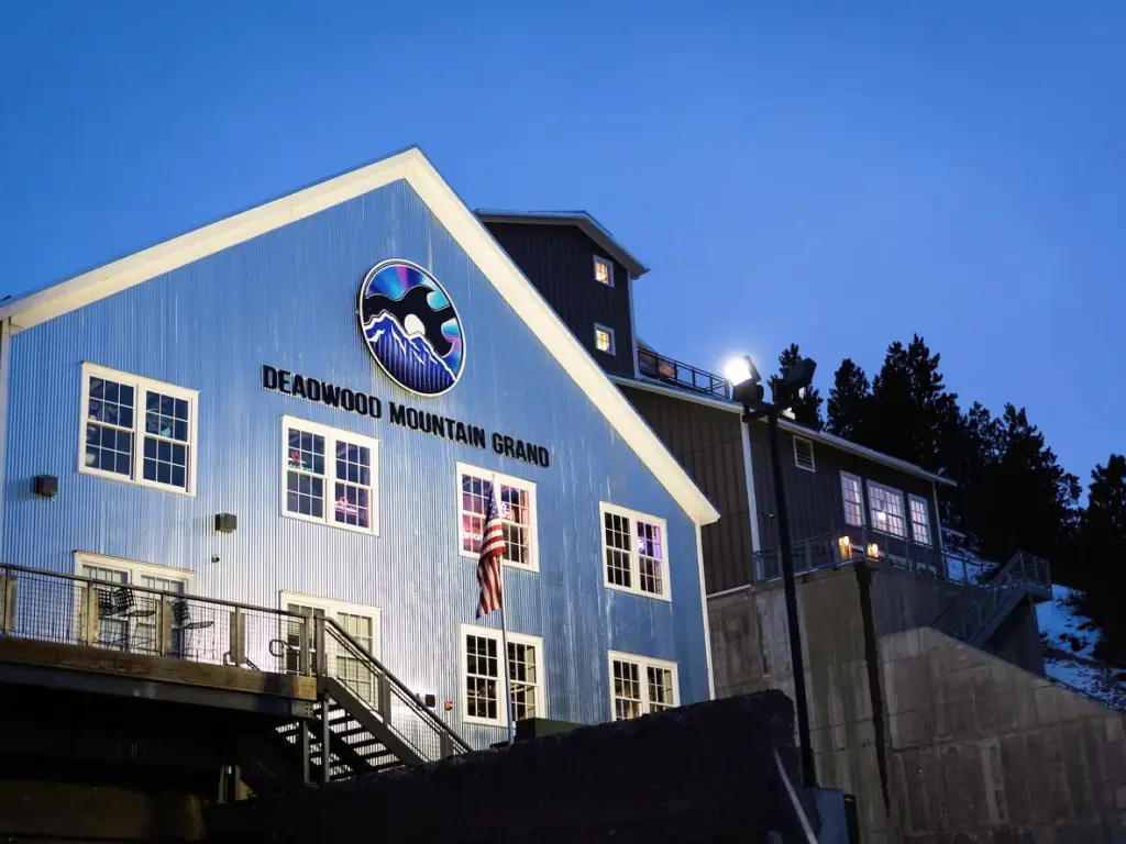 Deadwood Mountain Grand Casino