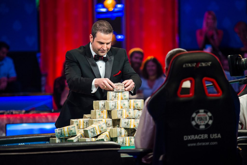 How to Become a Poker Dealer at the 2021 WSOP
