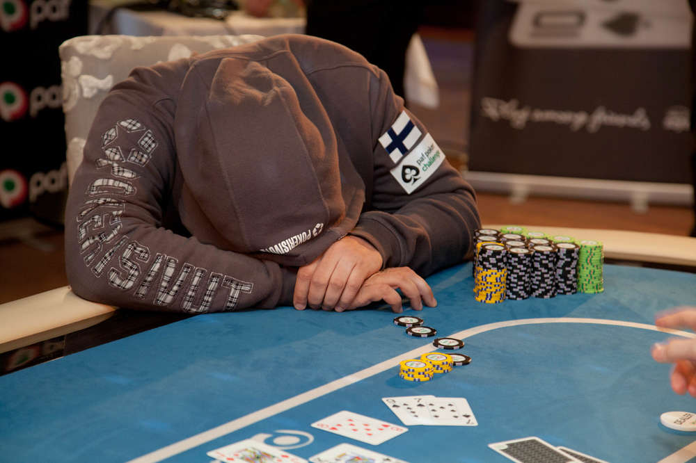 Winning Poker: 13 Signs You’re Too Tired to Play