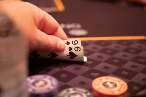 Loose-Aggressive Poker